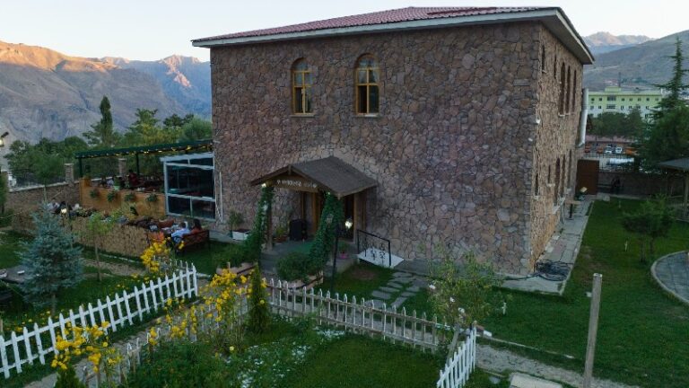 hakkaride-bir-anadolu-senligi-kapsaminda-kultur-ve-sanat-etkinlikleri-halkla-bulusacak-sN72v1XH.jpg