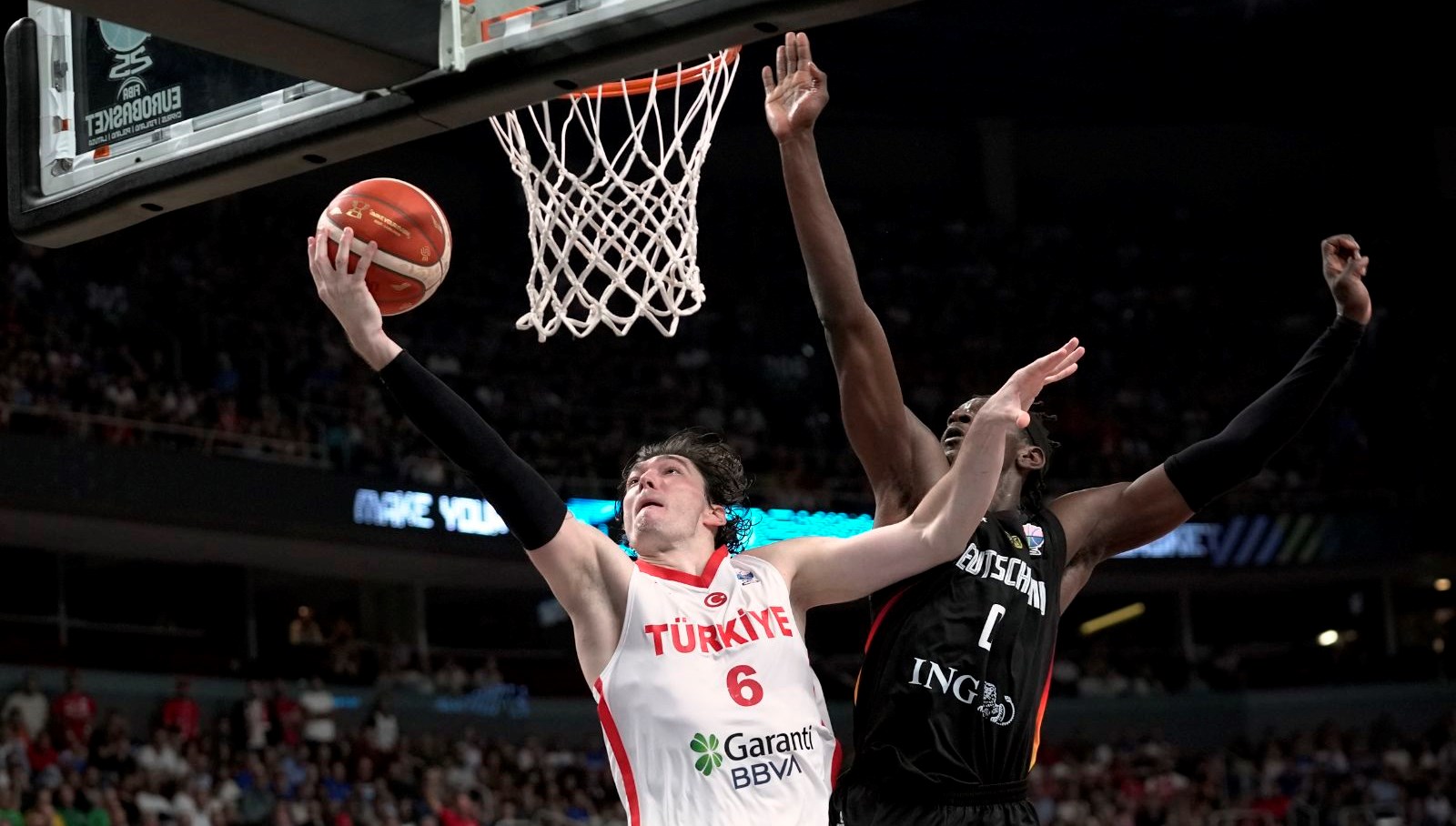 a milli basketbol takimina futbol camiasindan tebrik VT87lwg5