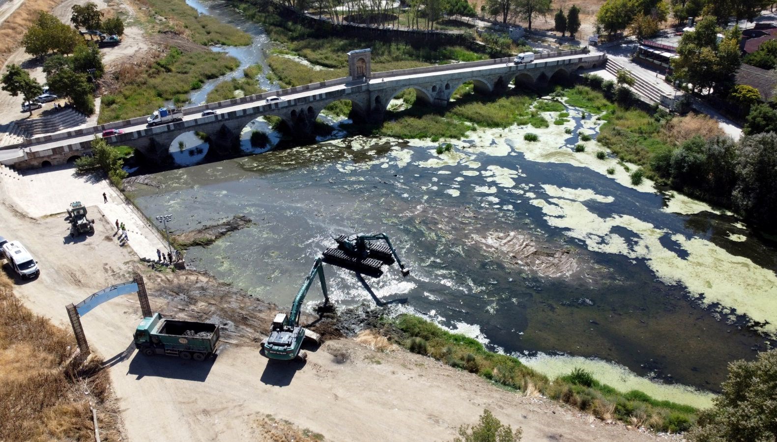 otla kaplanan tunca nehrinde temizlik 4Qkz4SrO