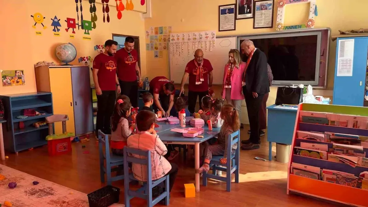 ultraslandan yildiz koyu ogrencilerine destek bFbnmsrZ