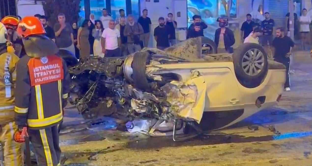 umraniyede iett otobusu ile otomobil carpisti 3 yarali HrItdLZx