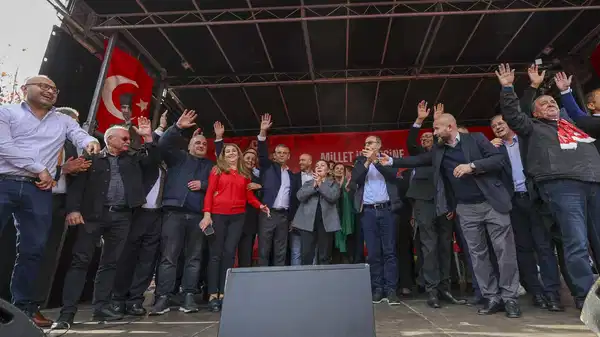 chpnin bruksel mitinginde avrupali sosyal demokrat liderlerden destek mesajlari demokrasiyi savunanlari savunun gKQSQti4.jpg