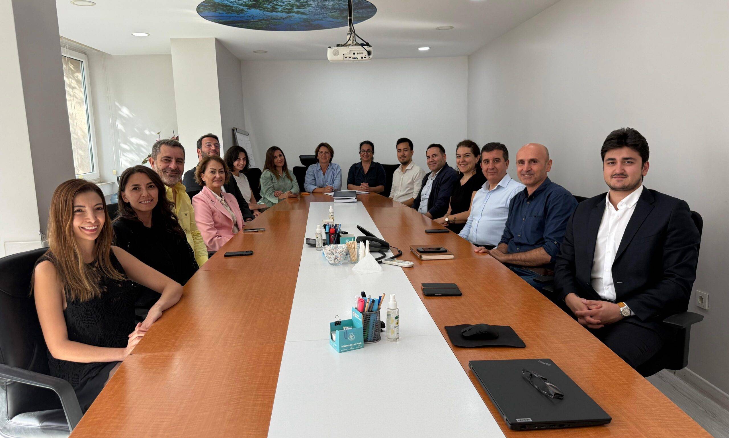 istanbul eczaci odasi yeni yonetimi mazbatasini aldi E1IRatQ1