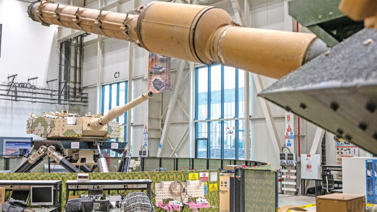 savunmanin agir sikleti sahaya iniyor hSNwZnbV.jpg