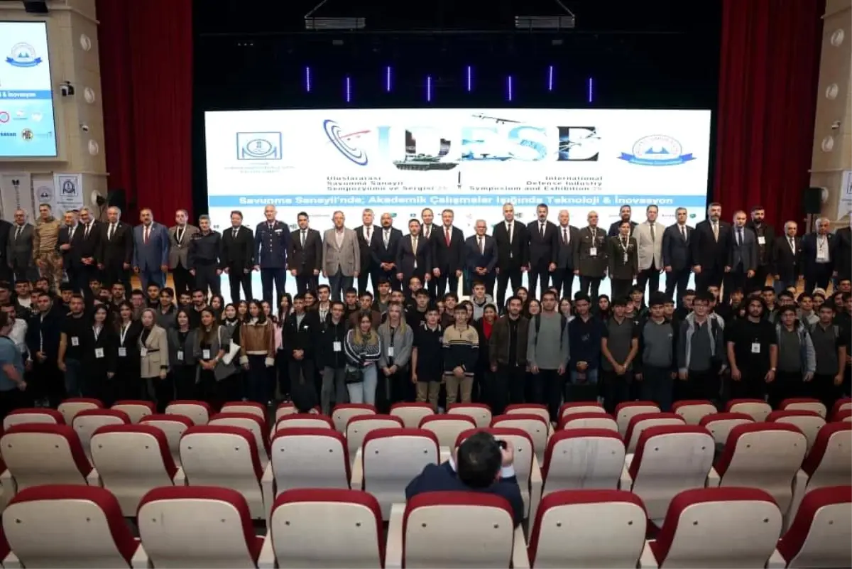 vali cicek turkiye cumhuriyetinin savunma sanayisinin guclenmesi sadece bizim icin degil dunya mazlumlari icin kiymetli ve onemlidir sFlZ8C5C.jpg