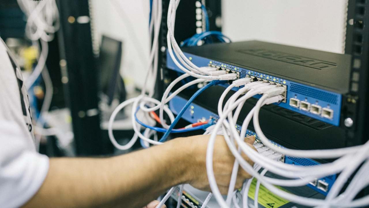 ibm yil sonuna kadar binlerce kisiyi isten cikaracak GhVqJ24H.jpg