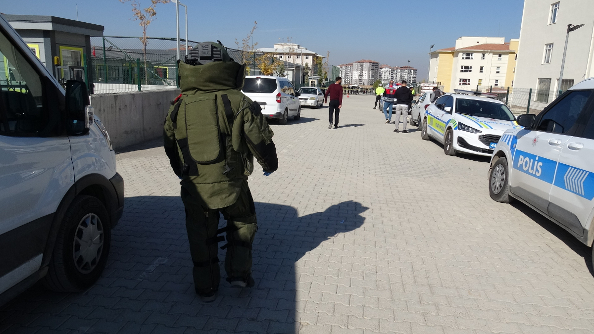 malatyada okul yerleskesinde supheli cisim panigi MgjFQuY3.jpg