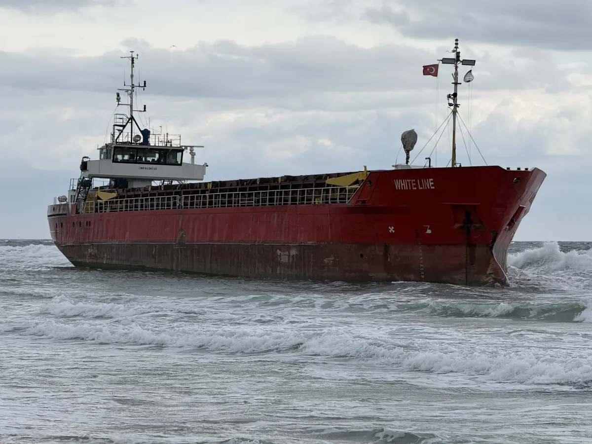 Tekirdağ’da yük gemisi karaya oturdu