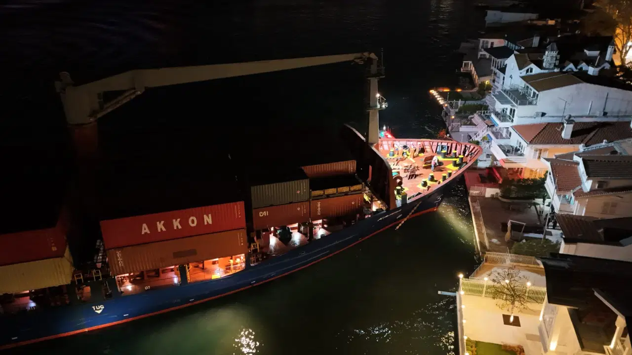 İstanbul Boğazı’nda Gemi Arızası: KAPPA Gemisi Yalıya Metreler Kala Durakladı